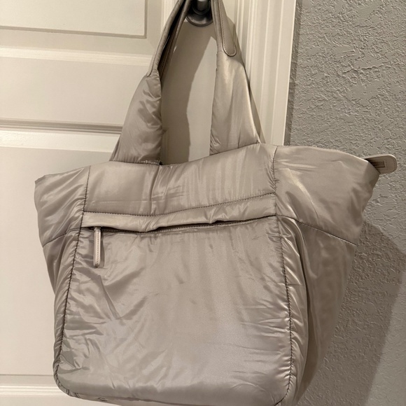 Cara Cumulus Tote in Silver Gray. Used 1 time, Excellent Condition - Picture 1 of 5